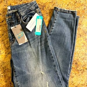 BRAND NEW STUDIO BLUE BRAND WOMENS JEANS! Size 30